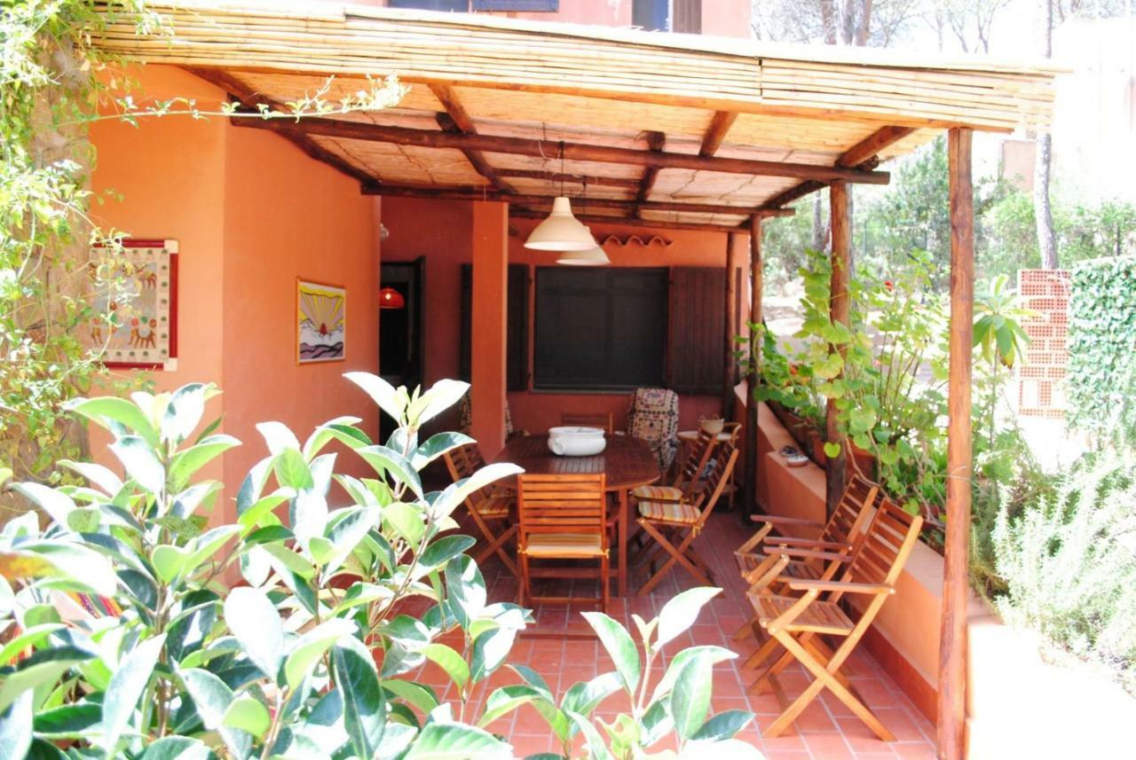 Via Dei Pini Villa Fort Village Bagian luar foto