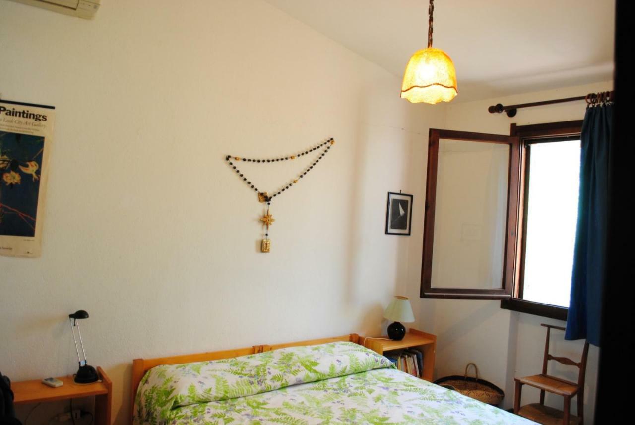 Via Dei Pini Villa Fort Village Bagian luar foto